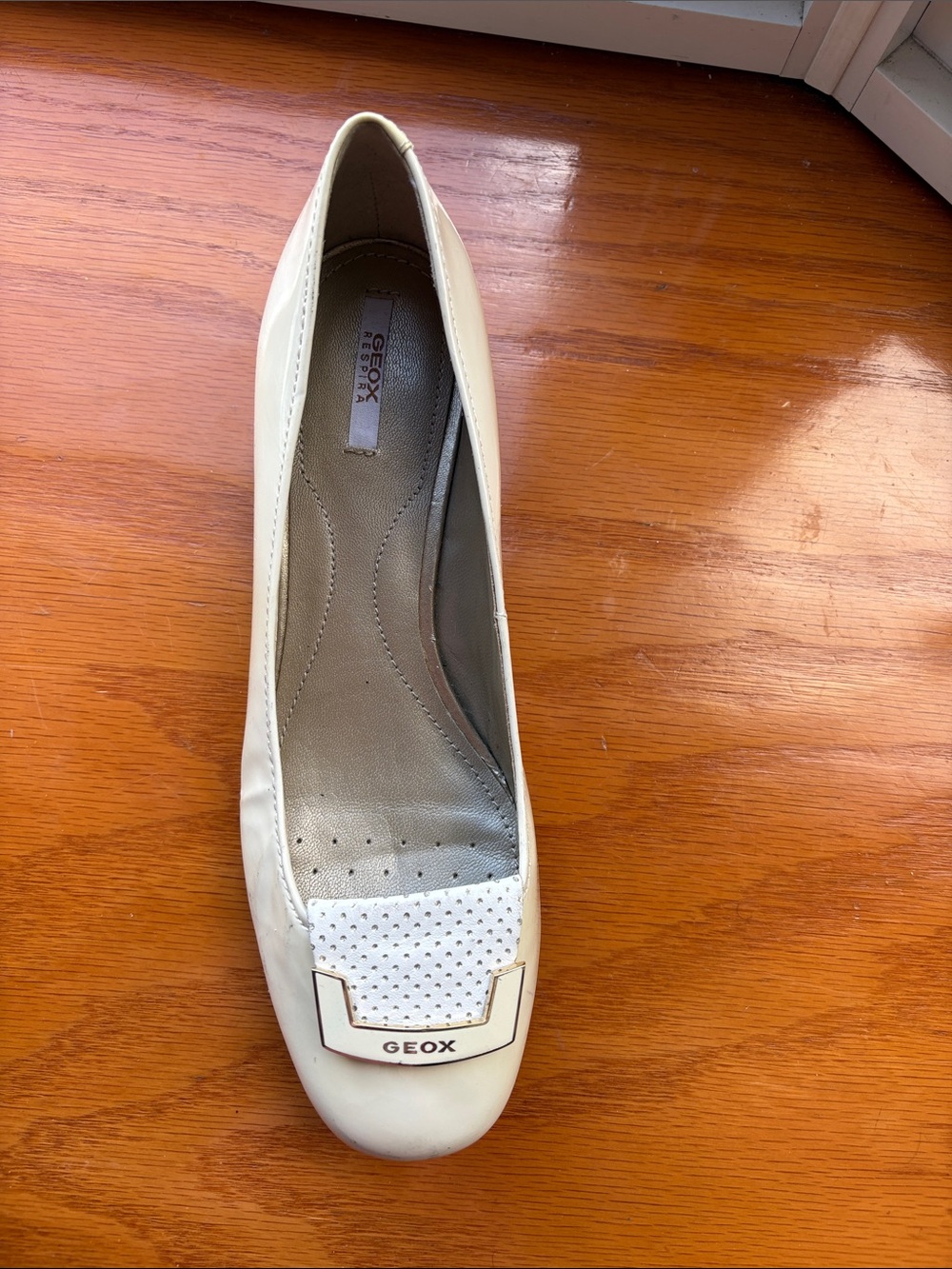 Geox Cream Leather Slip-On Ballet Flat with Logo Accent